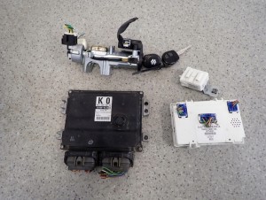 SUZUKI SWIFT 1.3i 05-07 ZESTAW STARTOWY KOMPUTER STACYJKA IMO EU 1/6 MINIATURA