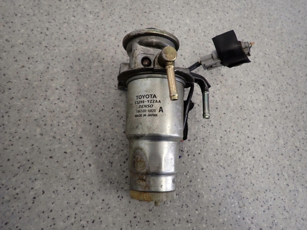 TOYOTA COROLLA E12 2.0 D4D 02-07 PODSTAWA FILTRA PALIWA 3/5