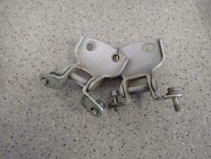 CHEVROLET AVEO T250 4D 07- ZAWIASY DRZWI PRZEDNIE PRAWE 3/4 MINIATURA