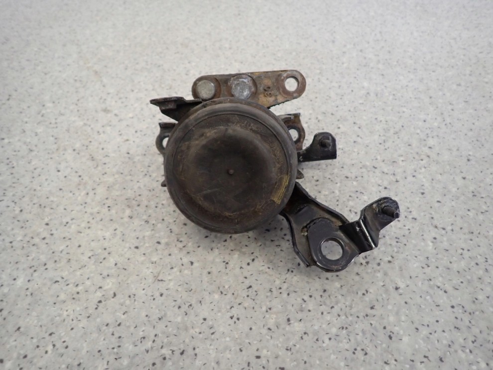 TOYOTA AVENSIS T25 2.0D PRZEDLIFT 02-05 PODUSZKA SILNIKA PRZEDNIA PRAWA 3/7