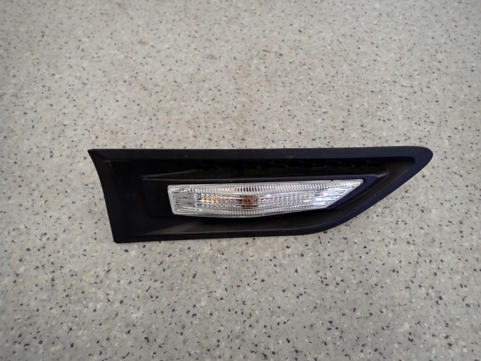 KIA SOUL I 09-11 KIERUNKOWSKAZ NA BŁOTNIK PRAWY POWTÓRZENIE LISTWA 2/4