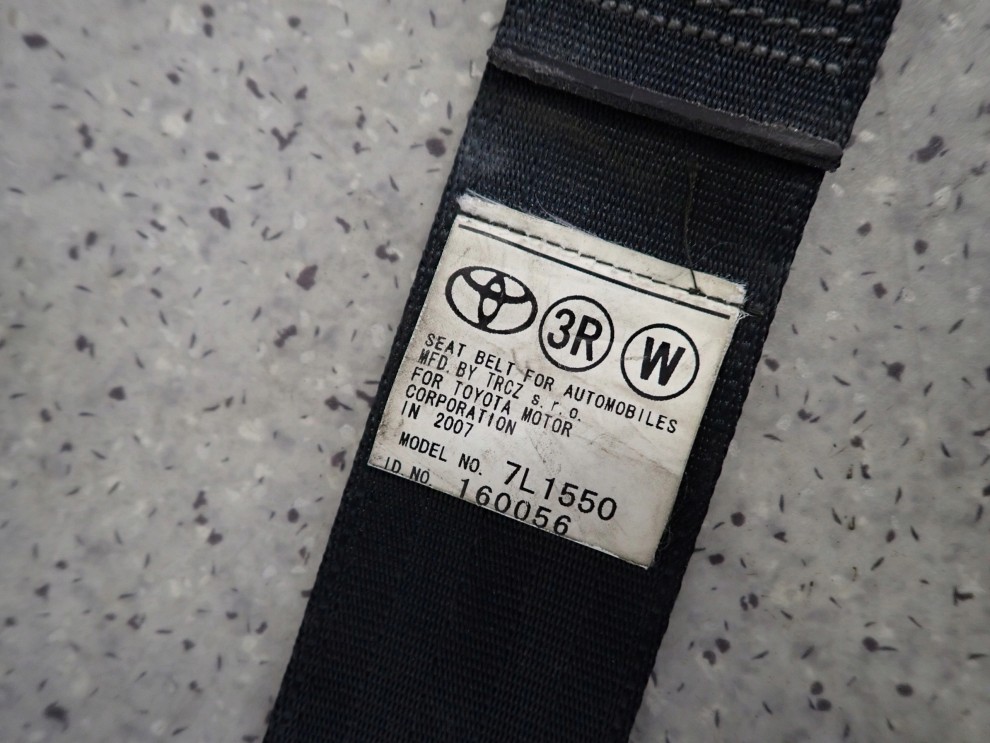 TOYOTA COROLLA VERSO II 04-08 PAS BEZPIECZEŃSTAWA TYLNY PRAWY 3 RZĄD 3/3