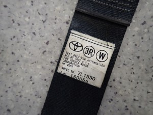 TOYOTA COROLLA VERSO II 04-08 PAS BEZPIECZEŃSTAWA TYLNY PRAWY 3 RZĄD 3/3 MINIATURA