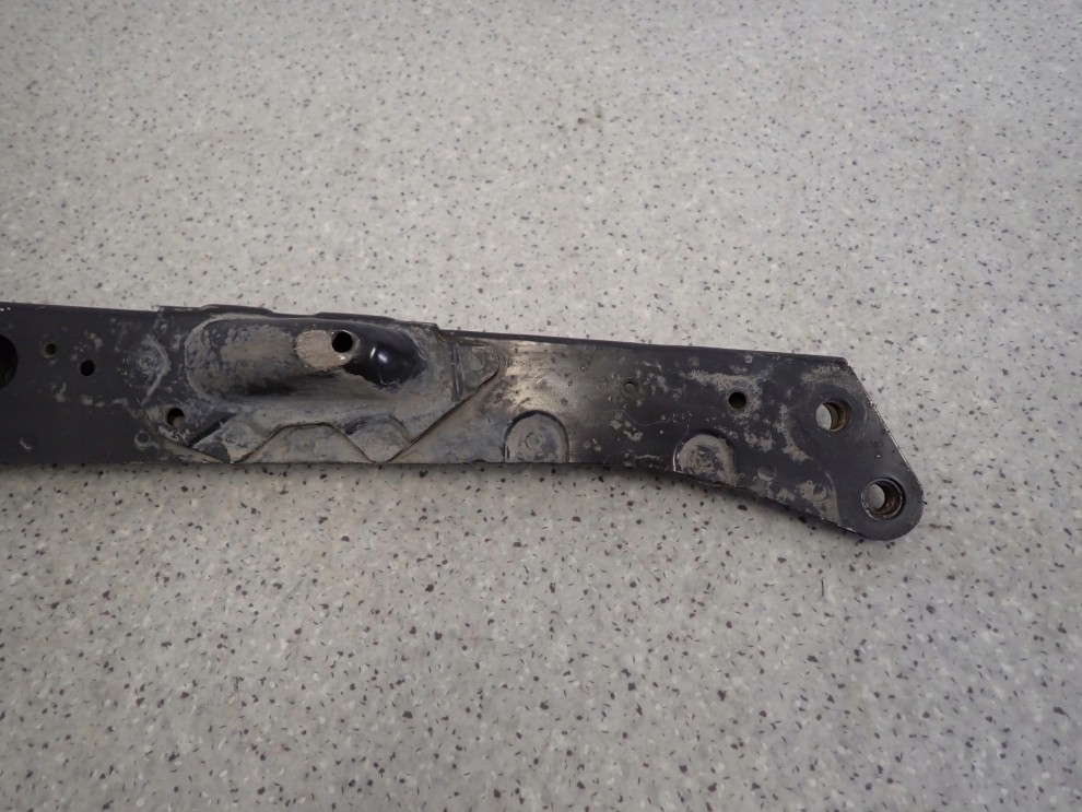 TOYOTA VERSO 09-13 WSPORNIK PASA PRZEDNIEGO LEWY 6/6