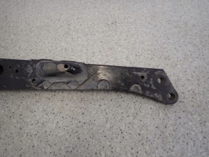 TOYOTA VERSO 09-13 WSPORNIK PASA PRZEDNIEGO LEWY 6/6 MINIATURA