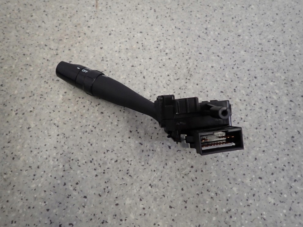 KIA CARENS III 06-11 PRZEŁĄCZNIK ŚWIATEŁ 3/5