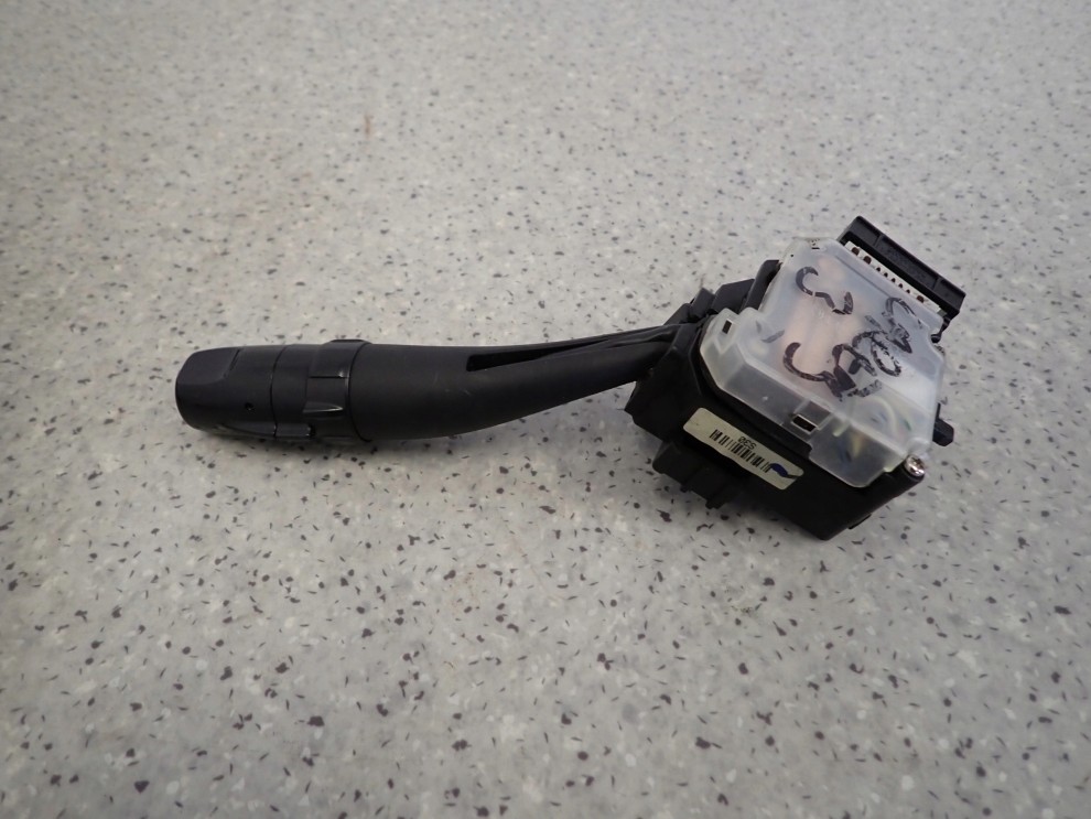 KIA CARENS III 06-11 PRZEŁĄCZNIK ŚWIATEŁ 5/5