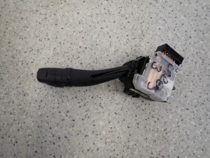 KIA CARENS III 06-11 PRZEŁĄCZNIK ŚWIATEŁ 4/5 MINIATURA