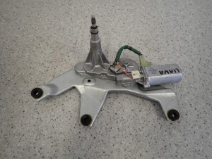 SUZUKI LIANA 02-07 SILNICZEK WYCIERACZKI PRZEDNIEJ 3/5 MINIATURA