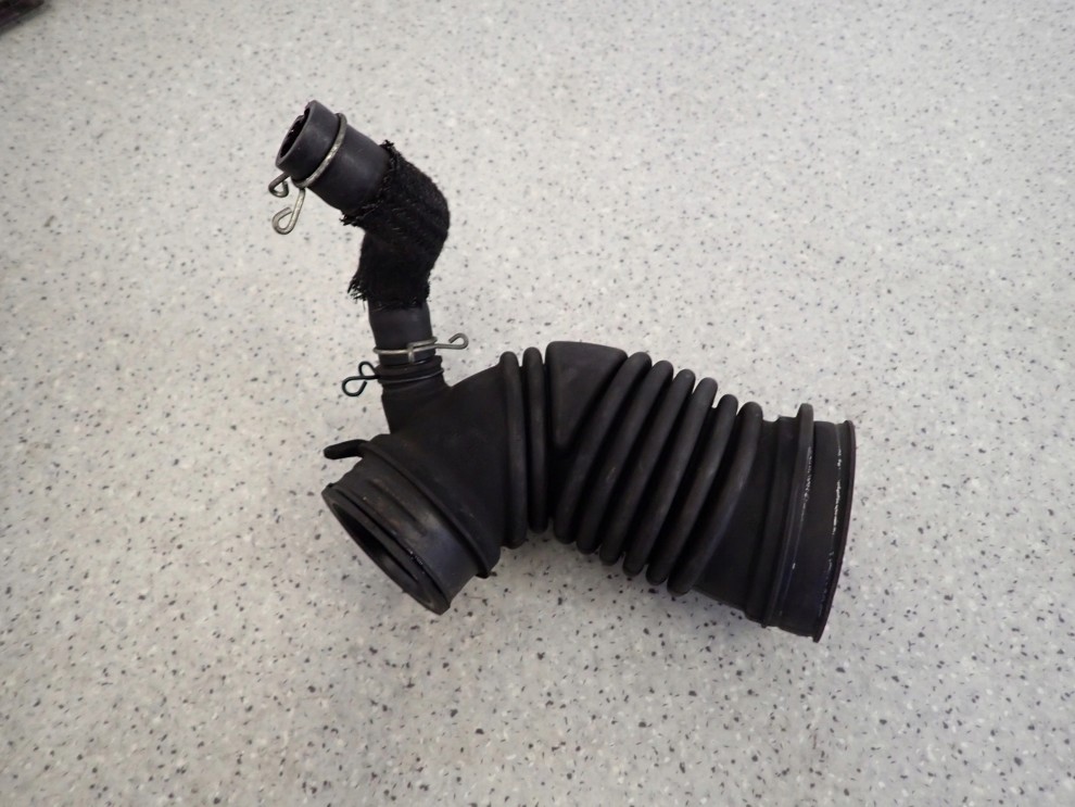 TOYOTA VERSO 09- 2.0D RURA PRZEWÓD POWIETRZA 5/8