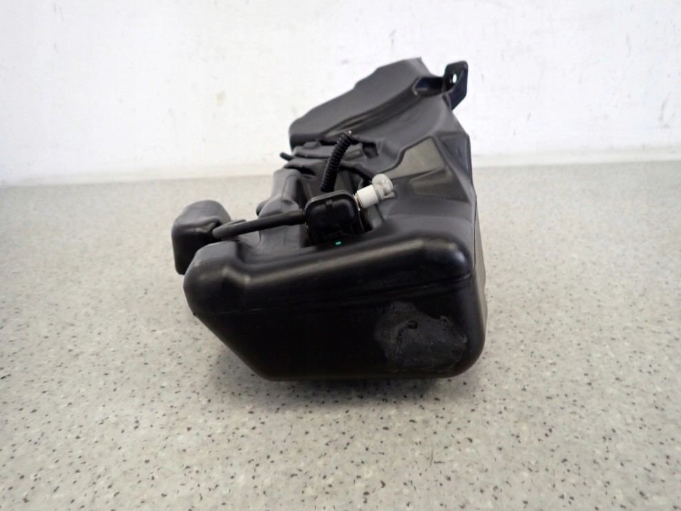 CHEVROLET ORLANDO 10- ZBIORNICZEK PŁYNU DO SPRYSKIWACZY 6/7