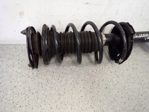 TOYOTA YARIS VERSO 99- AMORTYZATOR PRZÓD LEWY PRAWY 6/8 MINIATURA