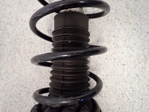 TOYOTA YARIS VERSO 99- AMORTYZATOR PRZÓD LEWY PRAWY 7/8 MINIATURA