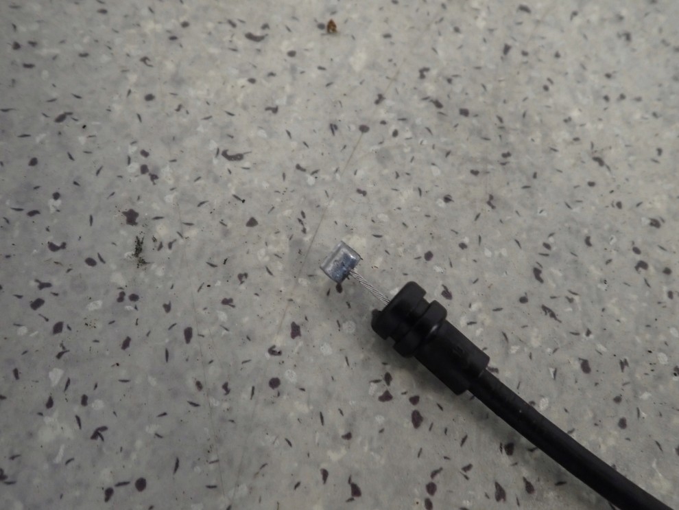 CHEVROLET ORLANDO 10- LINKA OTWIERANIA MASKI 3/4