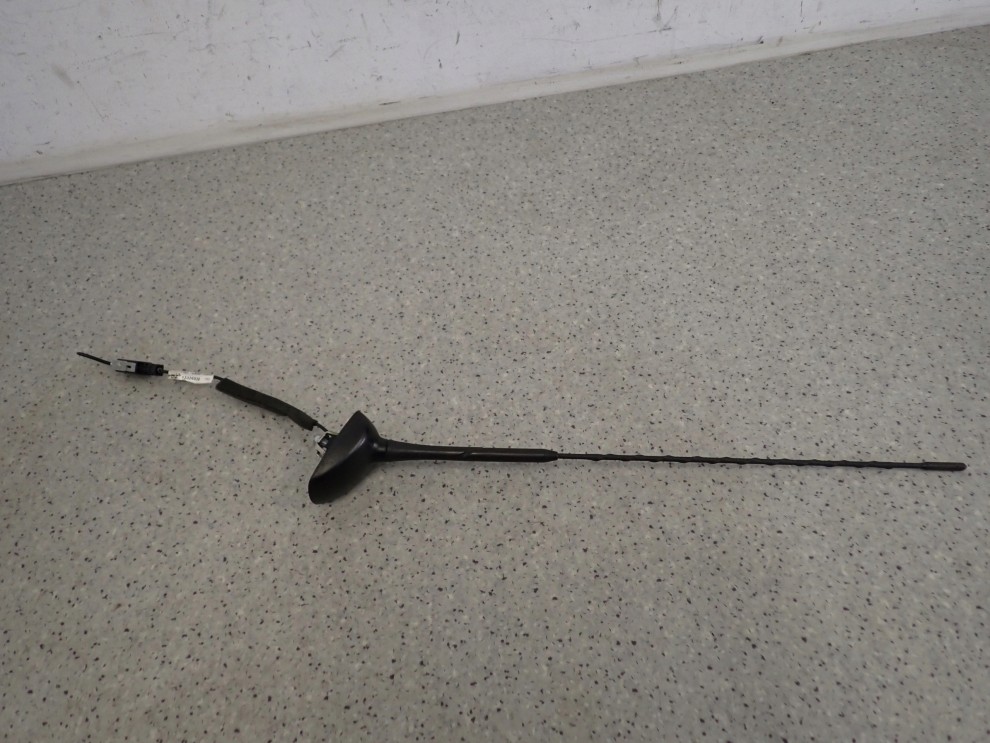 CHEVROLET ORLANDO 10- ANTENA DACHOWA BAT 1/5