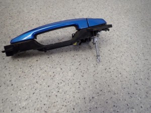 SUZUKI CELERIO 14-19 KLAMKA DRZWI PRZEDNIE LEWY ZQE 6/8 MINIATURA