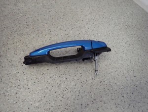 SUZUKI CELERIO 14-19 KLAMKA DRZWI PRZEDNIE LEWY ZQE 7/8 MINIATURA