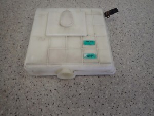 SUZUKI SPLASH 1.2I 08-14 ZBIORNICZEK WYRÓWNAWCZY BENZYNA 5/5 MINIATURA