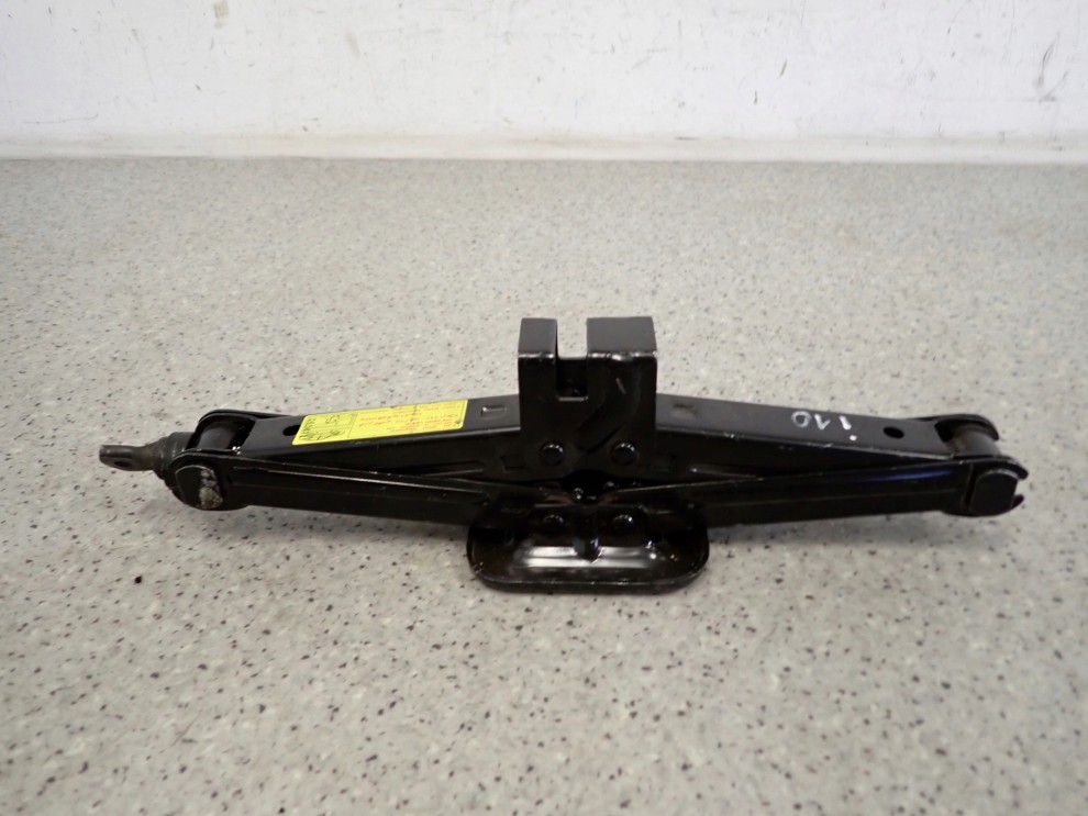 HYUNDAI LEWAREK PODNOŚNIK SAMOCHODOWY 4/5