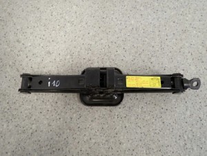 HYUNDAI LEWAREK PODNOŚNIK SAMOCHODOWY 2/5 MINIATURA