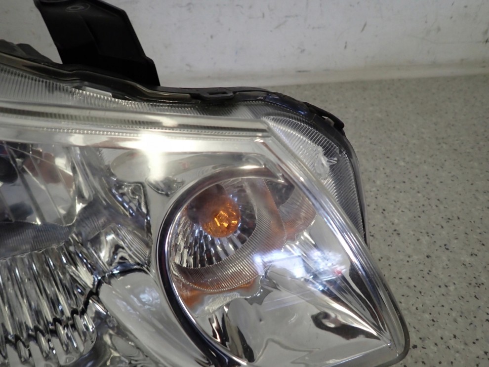 SUZUKI SX4 FIAT SEDICI 06-13 LAMPA PRZEDNIA PRAWA REFLEKTOR 3/9