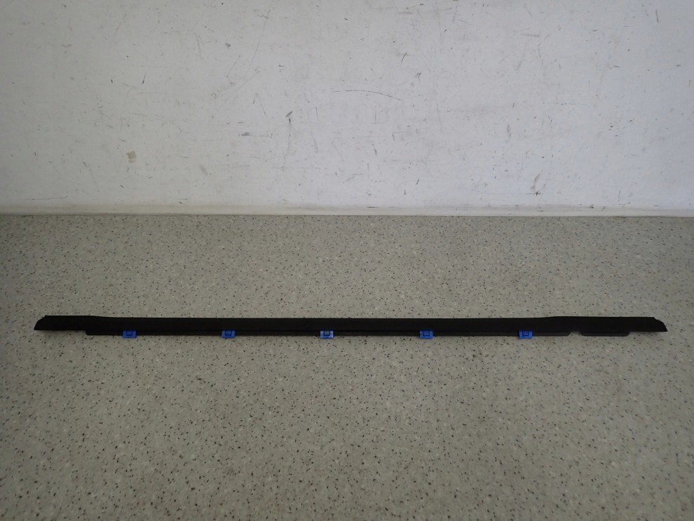 HYUNDAI i30 KOMBI 06- I30 LISTWA ZGARNIAJĄCA TYLNA LEWA PARAPET 1/6