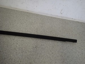 HYUNDAI i30 KOMBI 06- I30 LISTWA ZGARNIAJĄCA TYLNA LEWA PARAPET 3/6 MINIATURA