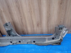 NISSAN NOTE E11 06-11 PRÓG LEWY C30 8/10 MINIATURA