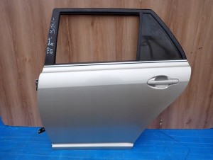 TOYOTA AVENSIS T25 KOMBI 02- DRZWI TYLNE LEWE 1C0