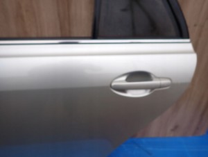 TOYOTA AVENSIS T25 KOMBI 02- DRZWI TYLNE LEWE 1C0 6/11 MINIATURA