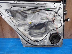 TOYOTA AVENSIS T25 KOMBI 02- DRZWI TYLNE LEWE 1C0 11/11 MINIATURA