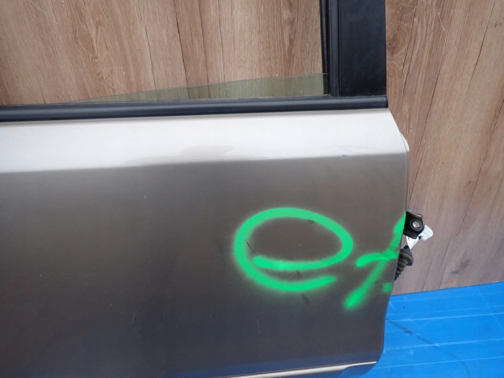 NISSAN NOTE E11 06-12 DRZWI TYLNE PRAWE C30 8/12