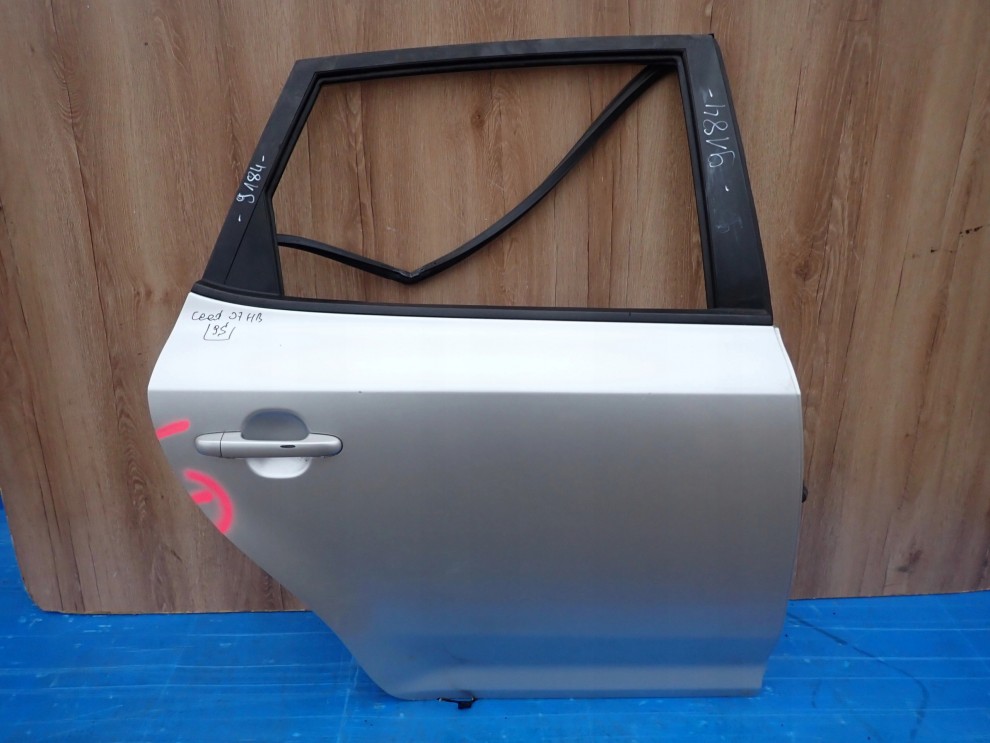 KIA CEED I HATCHBACK 07-12 DRZWI TYLNE PRAWE 9S 1/14