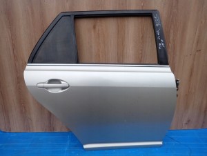 TOYOTA AVENSIS T25 KOMBI 02- DRZWI TYLNE PRAWE 1C0