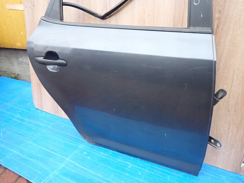 KIA CEED I HATCHBACK 07-12 DRZWI TYLNE PRAWE 5K 4/12