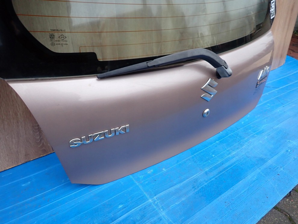 SUZUKI ALTO 09-14 KLAPA BAGAŻNIKA SZYBA TYLNA ZKW 5/11