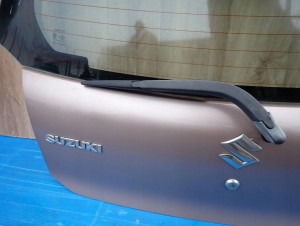 SUZUKI ALTO 09-14 KLAPA BAGAŻNIKA SZYBA TYLNA ZKW 9/11 MINIATURA
