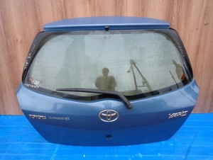 TOYOTA YARIS II 06- KLAPA TYLNA BAGAŻNIKA 8T1