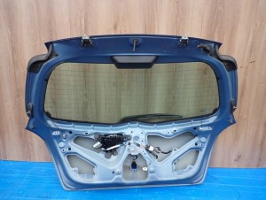 TOYOTA YARIS II 06- KLAPA TYLNA BAGAŻNIKA 8T1 10/11 MINIATURA