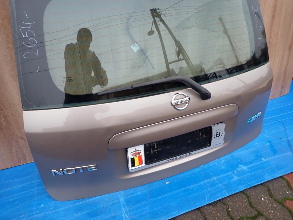 NISSAN NOTE E11 06-12 KLAPA BAGAŻNIKA SZYBA TYLNA C30 6/14