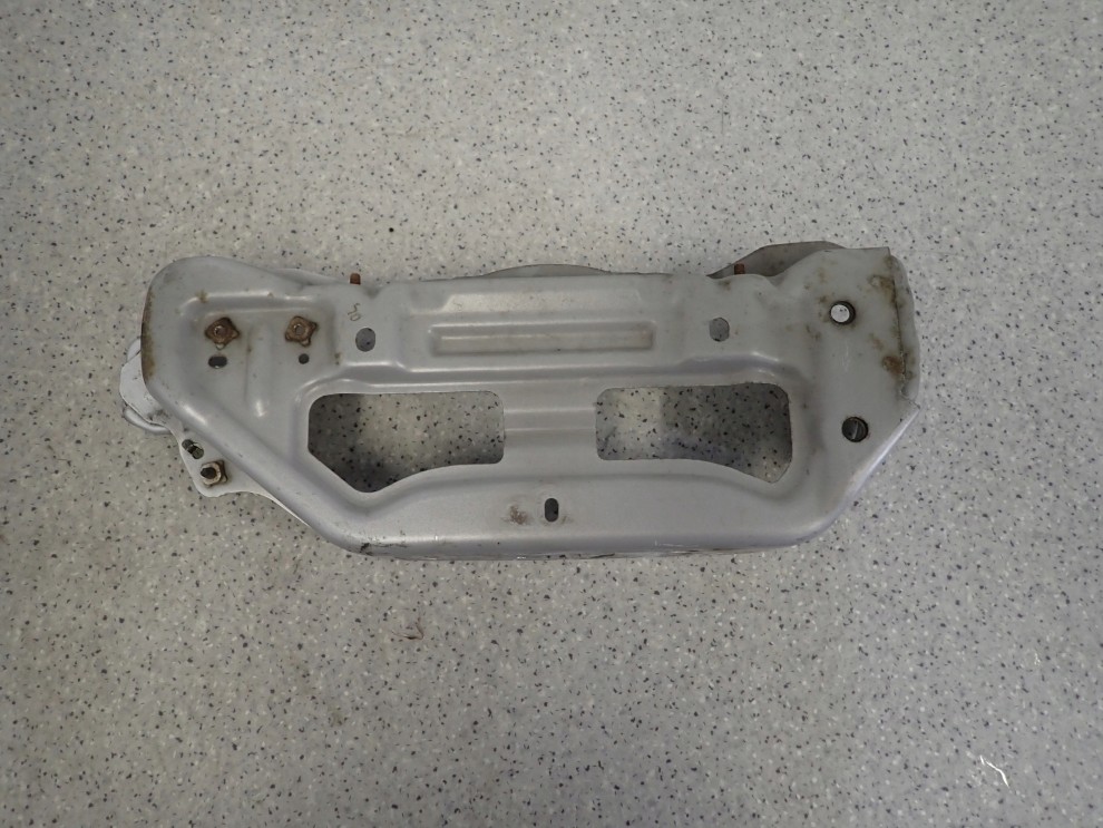 TOYOTA YARIS II 06-09 WSPORNIK PIONOWY LEWY PASA PRZEDNIEGO 5/7