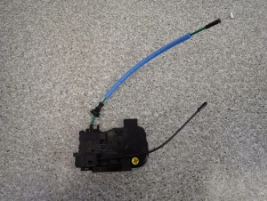 HYUNDAI IX20 HB 5D 09- ZAMEK DRZWI PRZEDNI LEWY 4 PIN EUROPA NOWY