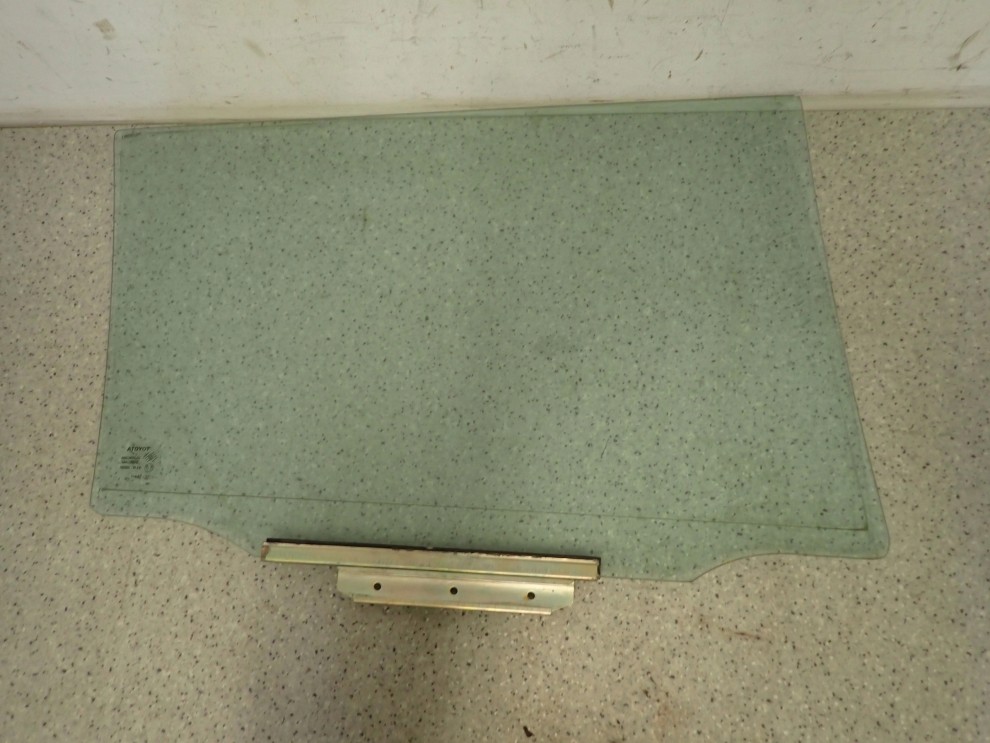 TOYOTA COROLLA E12 KOMBI 04-07 SZYBA TYLNA LEWA 4/7