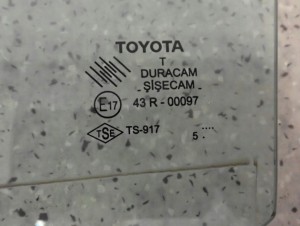 TOYOTA COROLLA E12 KOMBI 04-07 SZYBA TYLNA LEWA 2/7 MINIATURA