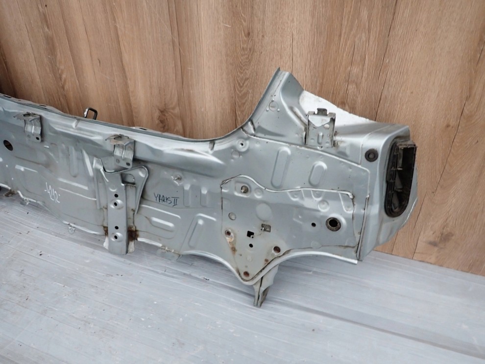 TOYOTA YARIS II 06-11 PAS TYLNY 3/9