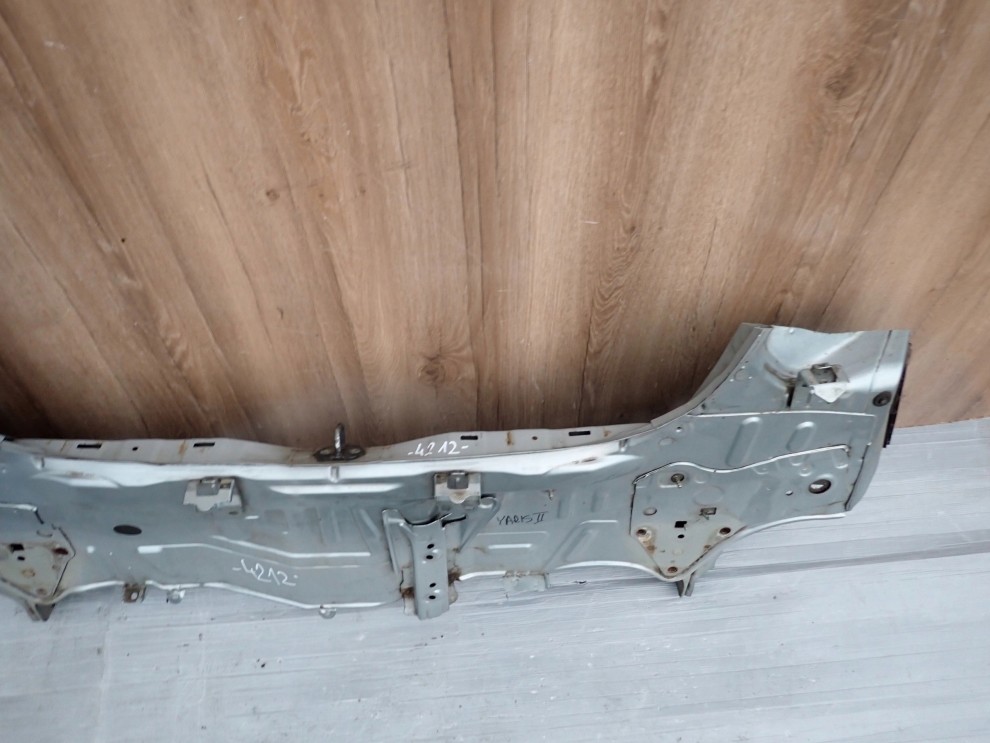 TOYOTA YARIS II 06-11 PAS TYLNY 5/9