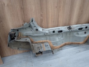 TOYOTA YARIS II 06-11 PAS TYLNY 8/9 MINIATURA