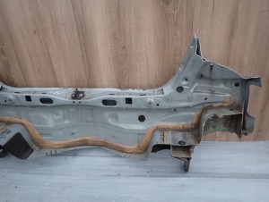 TOYOTA YARIS II 06-11 PAS TYLNY 9/9 MINIATURA