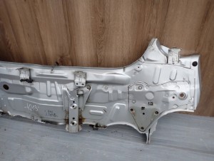 TOYOTA YARIS II 06-11 PAS TYLNY 3/7 MINIATURA