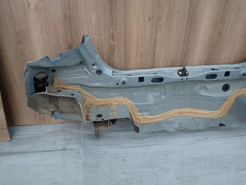 TOYOTA YARIS II 06-11 PAS TYLNY 8T1 5/6